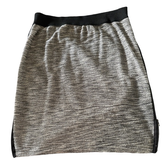 Leifsdottir Anthropologie heathered skirt with side zippers